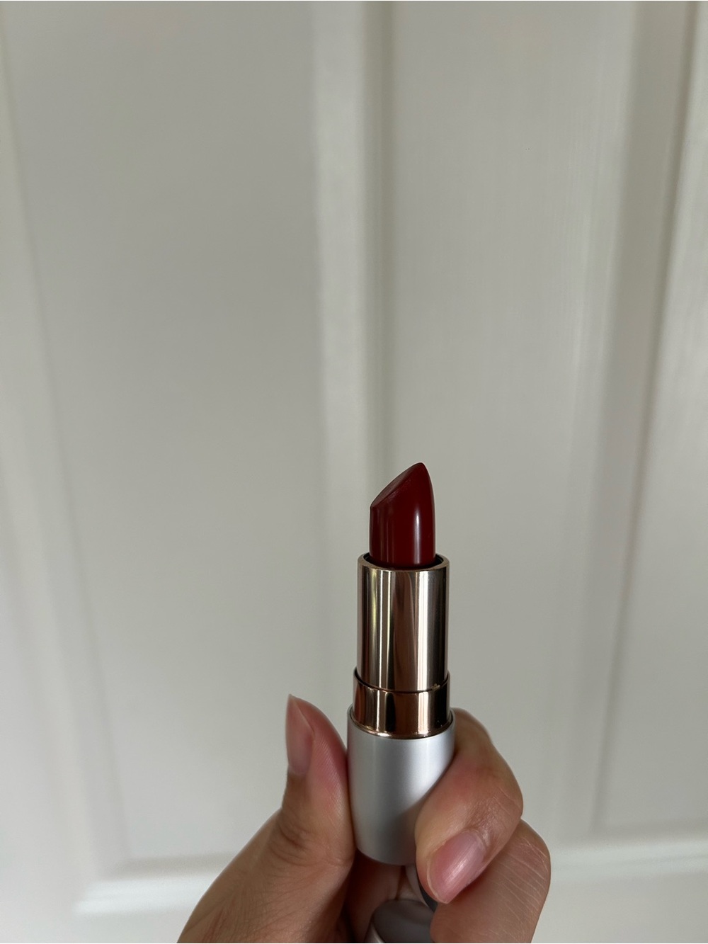 LOLAN LIPSTICK IN SHADE 37